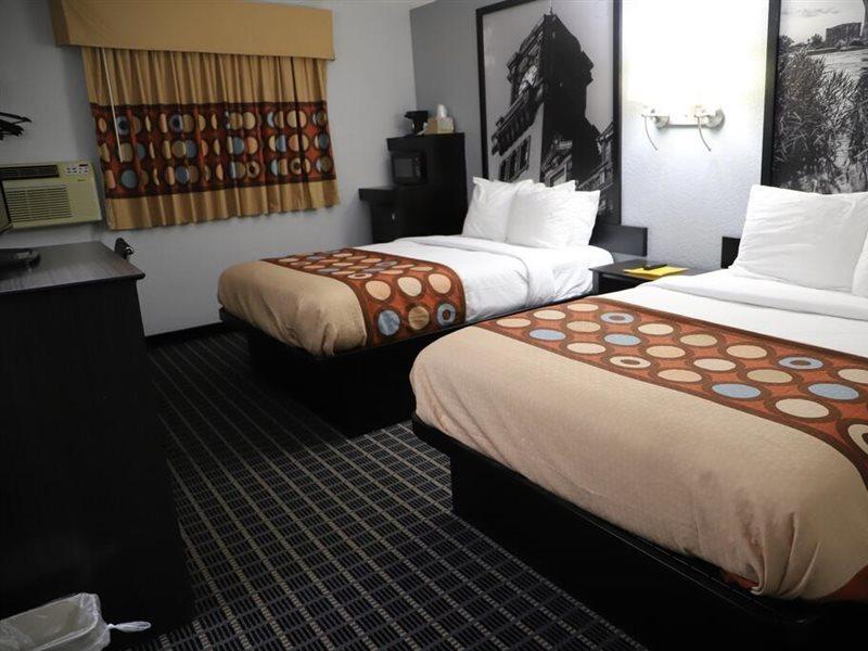 Super 8 By Wyndham Richmond Airport Va Hotell Sandston Eksteriør bilde